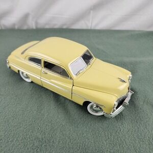 1:18 ERTL/AMERICAN MUSCLE COLLECTIBLES 1949 MERCURY COUPE [YELLOW]